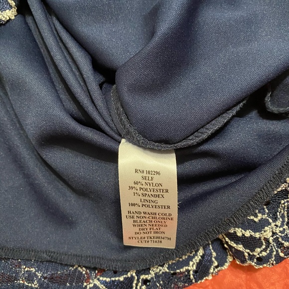 Connected Embellished Lace Sheath Dress - Picture 7 of 8